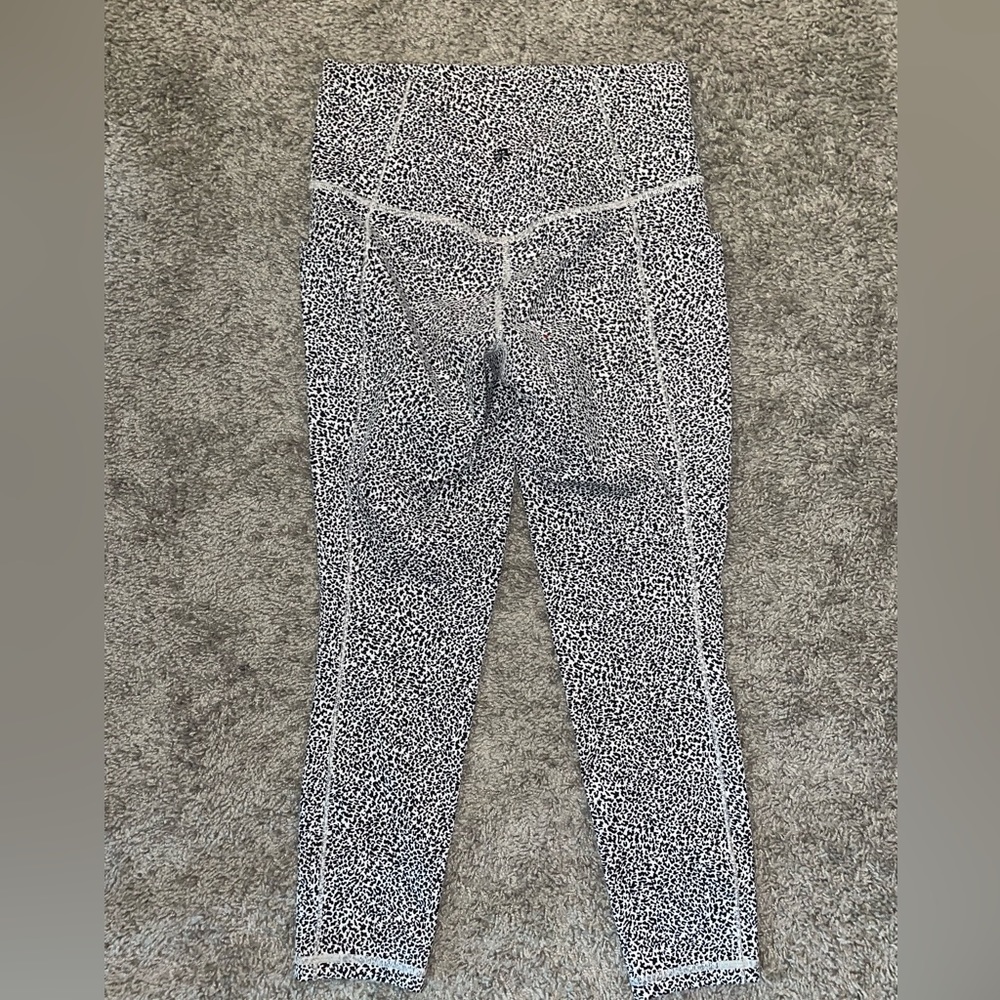 Athleta Salutation Stash II Textured Tight - Picture 5 of 5